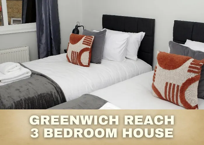 3-Bed House With Parking Near London O2