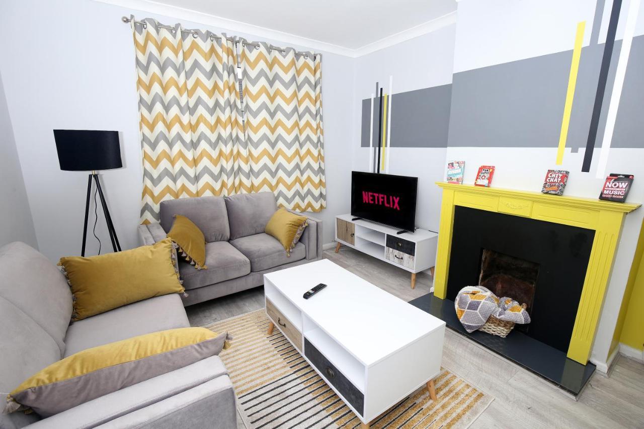3-bed House With Parking Near O2 Apartamento *